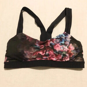 Lululemon Cardio Kick  Sports Bra Size 4
